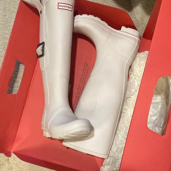 HUNTER WOMENS ORIGINAL TALL EXAGGERATED BUCKLE BOOTS WHITE WILLOW - Picture 5 of 6